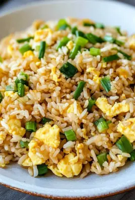 10 min. Easy Egg Fried Rice (only 6 ingredients!)